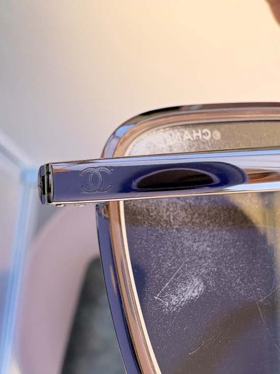CHANEL 4241 metal pilot sunglasses in gold with mirrored lenses. main image 6